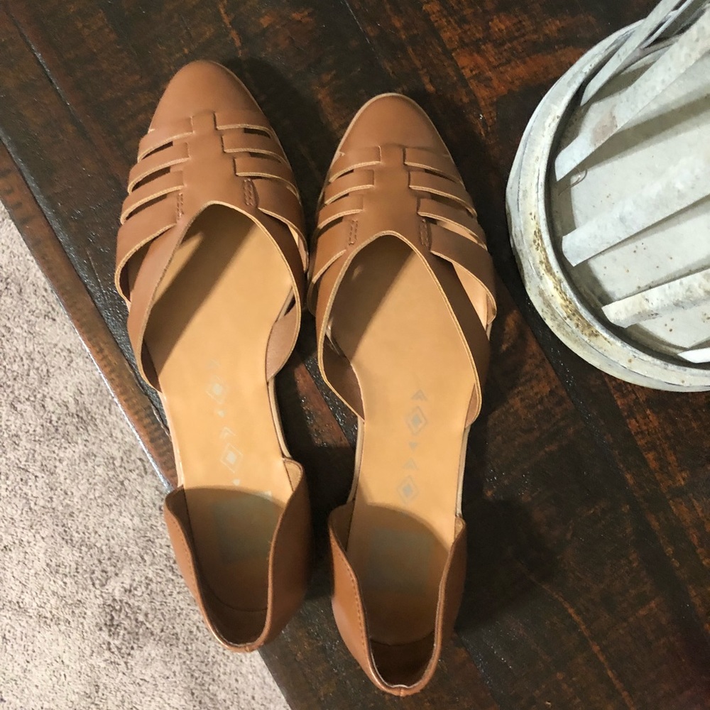 DV by Dolce Vita closed toe flats